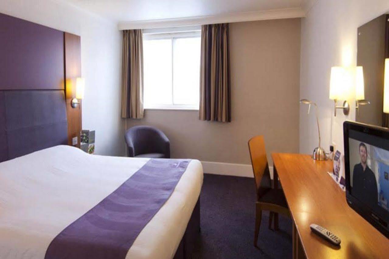 Premier Inn Birmingham South - Hall Green Εξωτερικό φωτογραφία